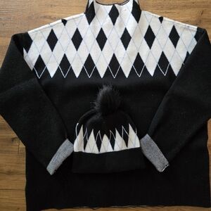 Tahari Women's Black and Cream Diamond Sweater